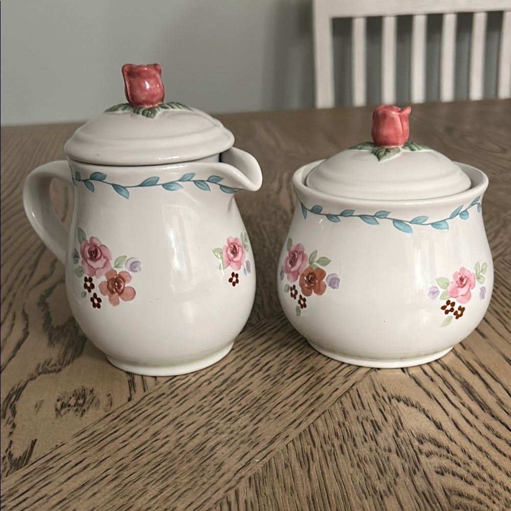 Vintage Pfaltzgraff Rose Garden Sugar and Creamer Set